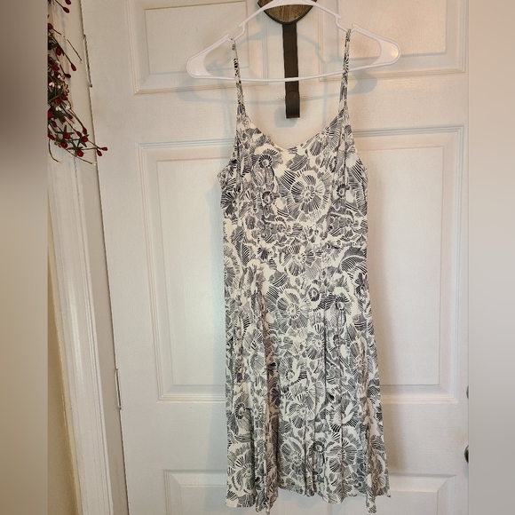 Woman's Spaghetti Strap Sun Dress, Size: Medium Color: Black & White - Picture 4 of 12